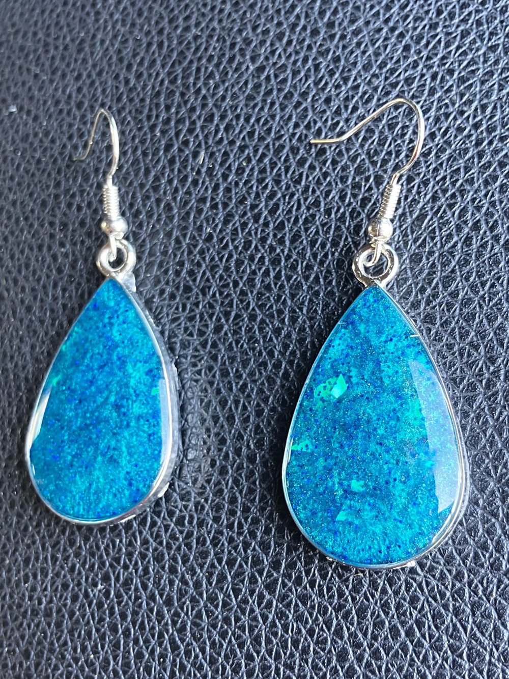 Blue opal inspired teardrop resin dangle earrings - Picture 5 of 6